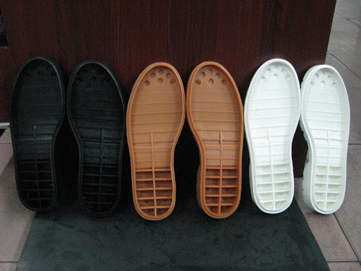 Vật liệu PU trong công nghệ sản xuất đế giày